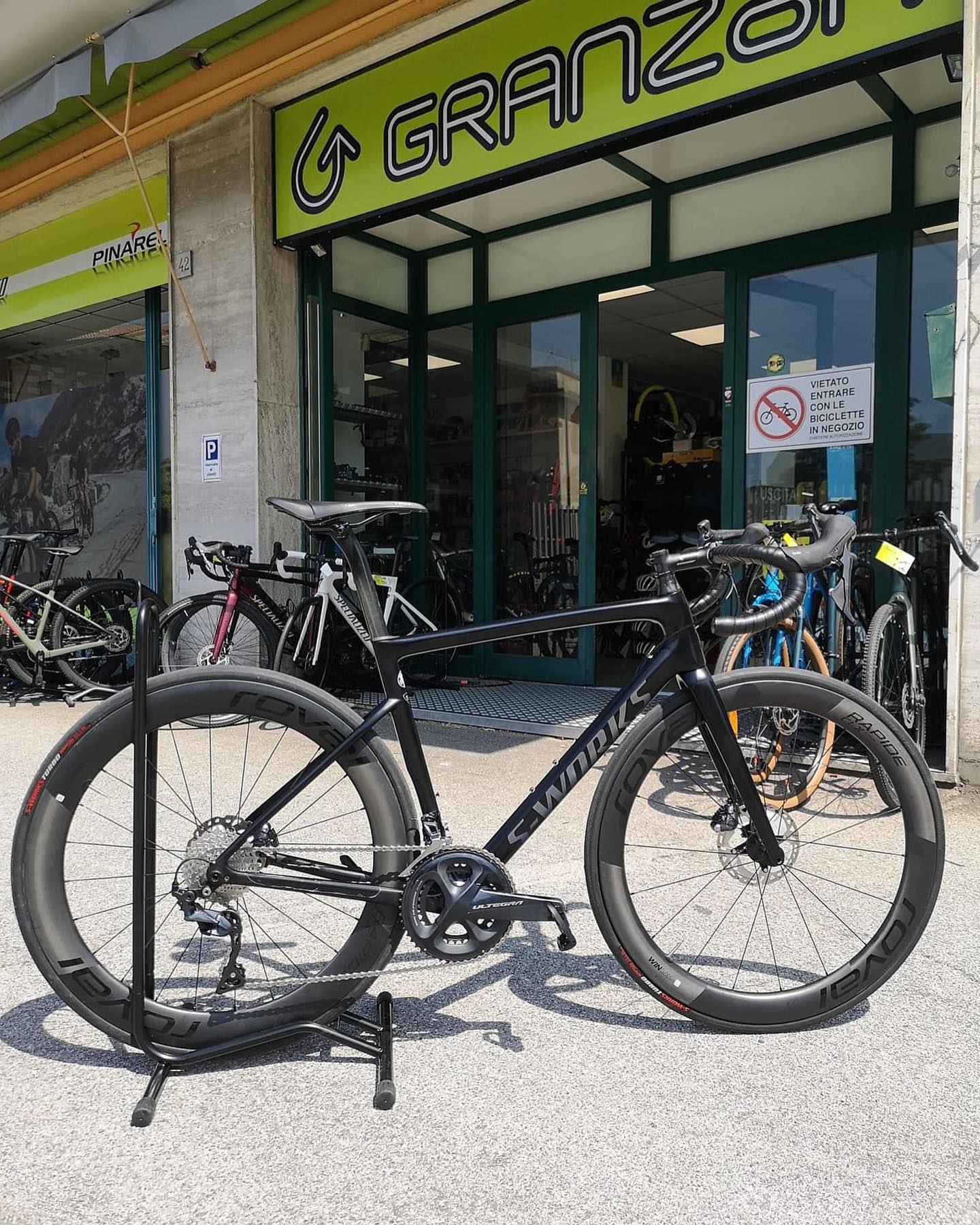 Specialized S-Works Tarmac SL6 taglia 54 con gruppo Shimano Ultegra e ruote Roval Rapide